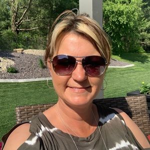 Meet your Posher, Rebecca